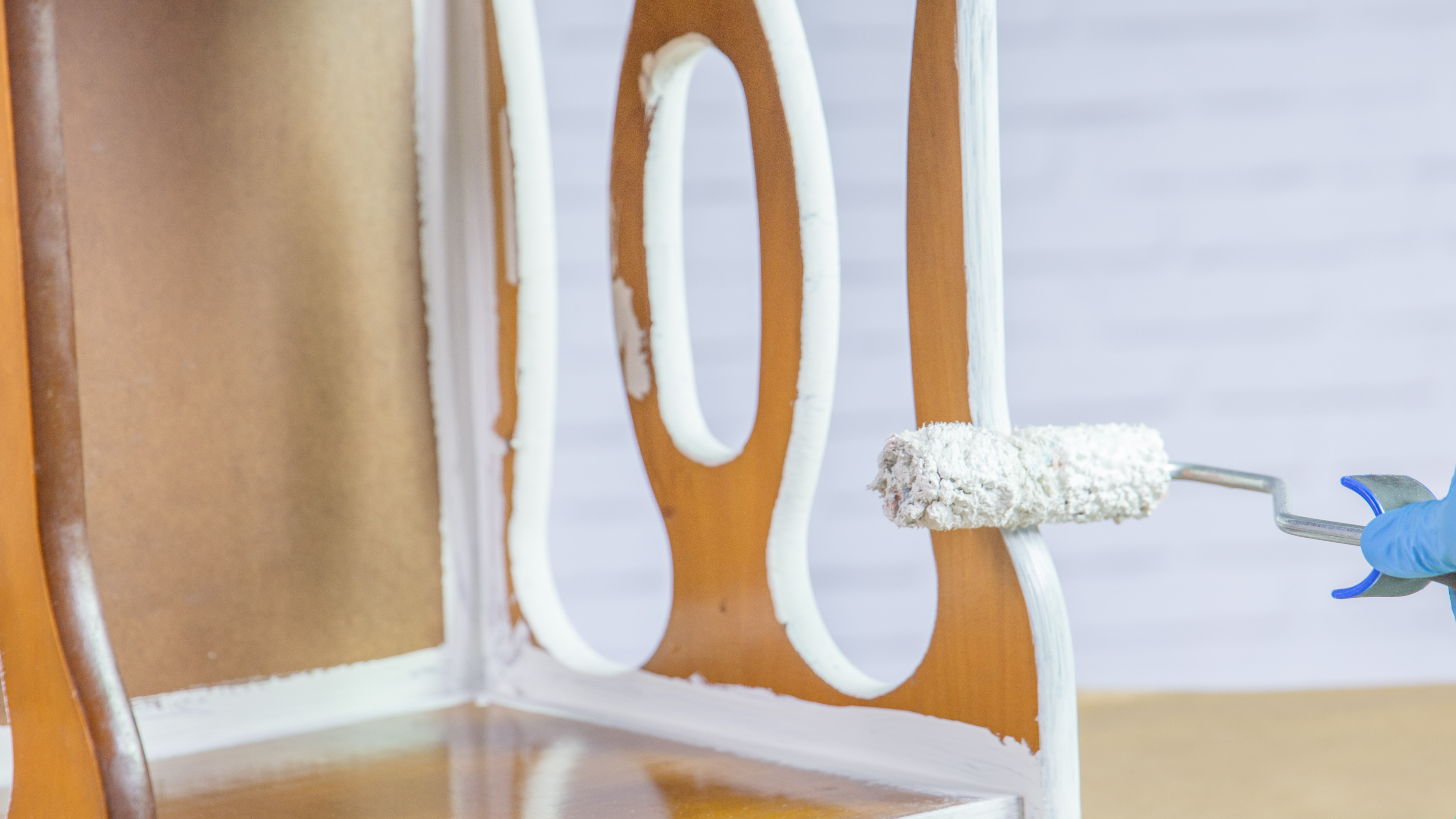 ¿Cómo restaurar un mueble de Madera? - Ceys